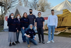 Die Malteser Wonnegau helfen in Mainz beim Sortieren und Packen der Spenden. Foto: Malteser Wonnegau